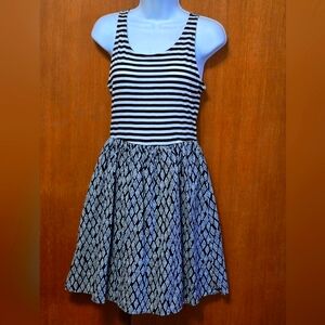 Xhilaration summer dress Size Small